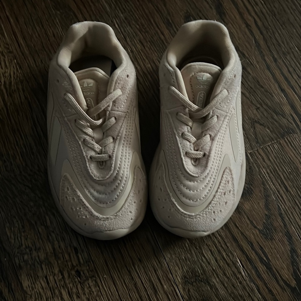 Addis’s sneakers